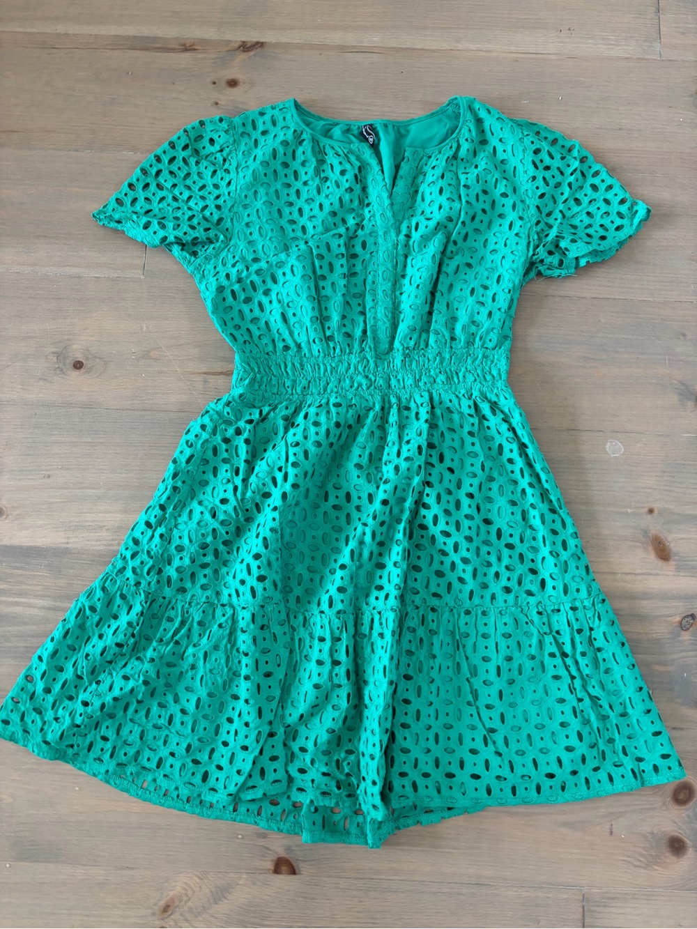 PRETTYGARDEN Green Eyelet Cotton Mini Dress V Neck Tiered Short Sleeve M